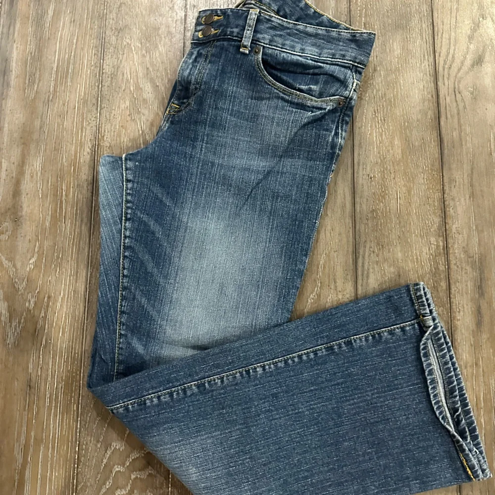 GAP Classic Blue Denim Jeans - Picture 9 of 10